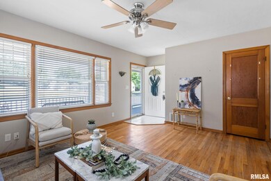 907 W Rusholme St, Davenport, IA 52804 - photo 6