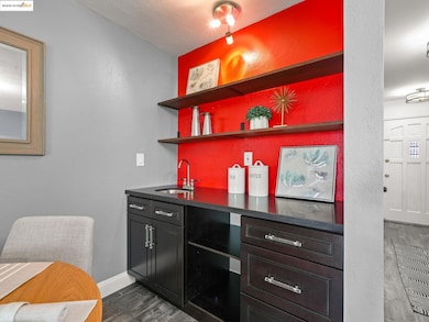 2106 Otis Dr unit D, Alameda, CA 94501 - photo 5