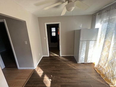 1030 W Berrien St, Galesburg, IL 61401 - photo 6