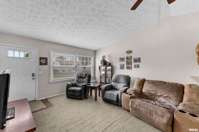 1821 W 69th St, Davenport, IA 52806 - photo 4