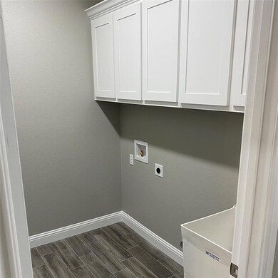 321 Titus Dr, Springtown, TX 76082 - photo 5