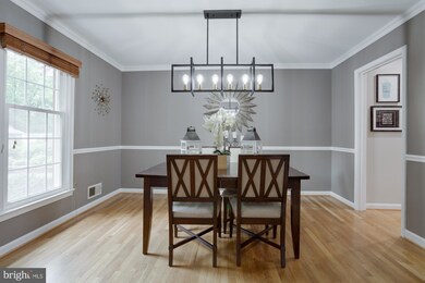 8309 Epinard Ct, Annandale, VA 22003 - photo 7