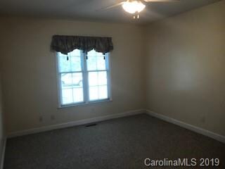 111 Greenfield Dr W, Statesville, NC 28625 - photo 4
