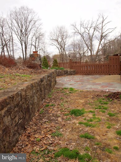 754 Mickley Rd, Whitehall, PA 18052 - photo 5