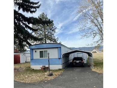 1809 26th St, La Grande, OR 97850 - photo 2