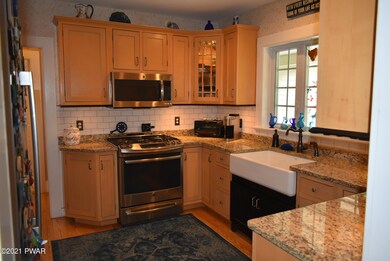 307 W Ann St, Milford, PA 18337 - photo 6