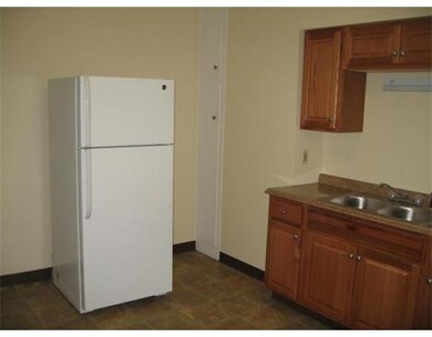 14 Hartshorn Ave unit 2, Worcester, MA 01602 - photo 3