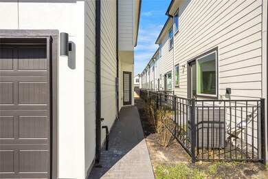 5923 Jasper Jones Way, Houston, TX 77091 - photo 3