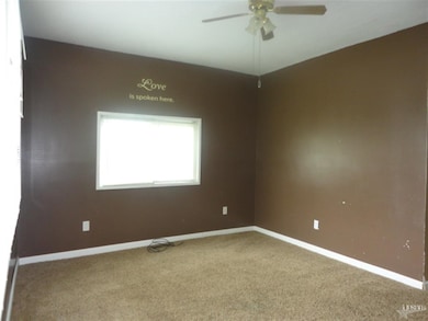 863 N Market St, Andrews, IN 46702 - photo 3