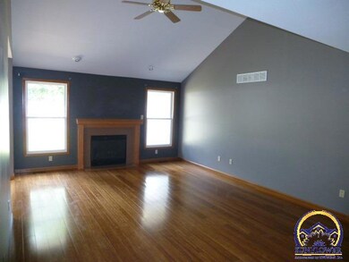 3920 SW 40th St, Topeka, KS 66610 - photo 4