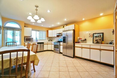 47 Simmons Loop, Staten Island, NY 10314 - photo 6