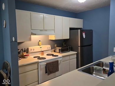 4351 Village Parkway Cir W, Indianapolis, IN 46254 - photo 7