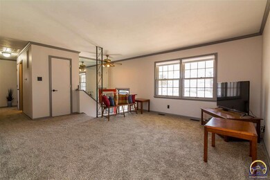 144 SW 40th Terrace, Topeka, KS 66609 - photo 2
