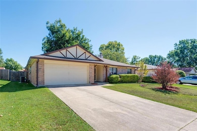 2924 Turtlerock Dr, Bedford, TX 76021 - photo 3