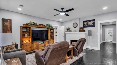 811 E St NW, Ardmore, OK 73401 - photo 3