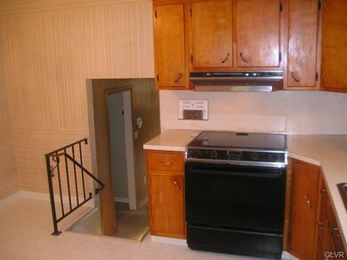 5881 Shepherd Hills Ave, Allentown, PA 18106 - photo 6