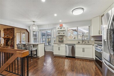 3823 Trinity Cir, Florissant, MO 63034 - photo 4