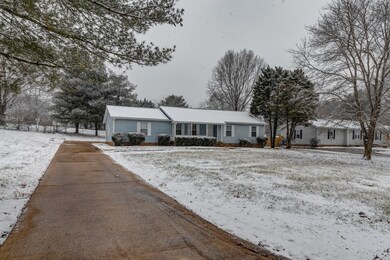 1416 Bradshaw Dr, Columbia, TN 38401 - photo 3