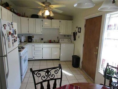 304 Gladys Ave, El Paso, TX 79915 - photo 4