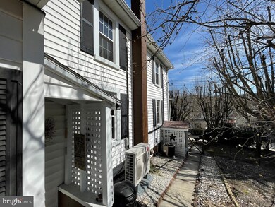 435 Wilkes St, Berkeley Springs, WV 25411 - photo 2