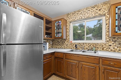 1107 Odessa Dr, Holly, MI 48442 - photo 5