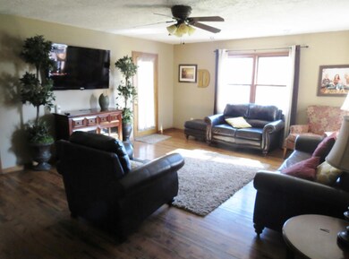 246 S Killingsworth Ave, Bolivar, MO 65613 - photo 4