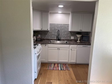 606 N Broadway Ave, Haskell, OK 74436 - photo 5