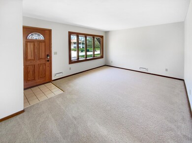 10516 Wren St NW, Coon Rapids, MN 55433 - photo 3