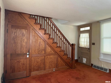 811 Pershing Blvd, Clinton, IA 52732 - photo 5