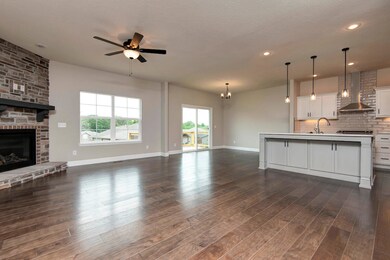 852 E Acacia