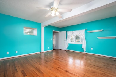 921 E Willoughby Rd, Lansing, MI 48911 - photo 5