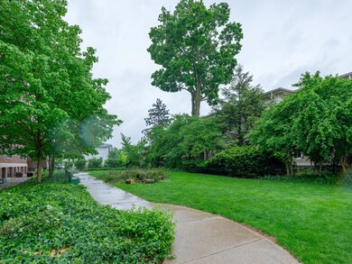 471 W South St 207-129