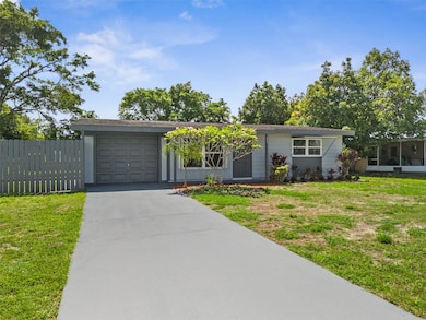 845 SE Airoso Blvd, Port Saint Lucie, FL 34983 - photo 2