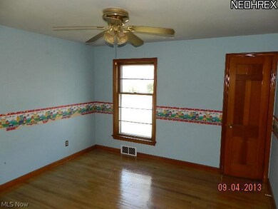 5154 Arch St, Maple Heights, OH 44137 - photo 7