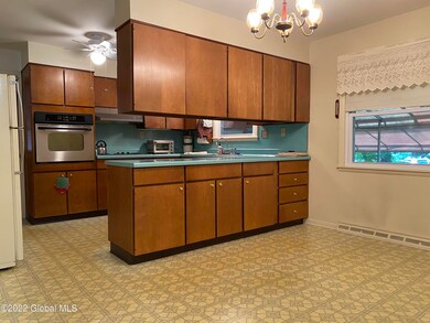 47 Tryon Ct, Albany, NY 12203 - photo 7