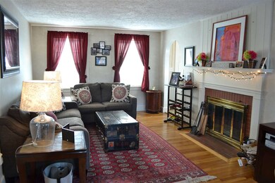 493 Dennett St, Portsmouth, NH 03801 - photo 2