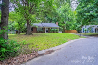 6410 Pineburr Ct, Charlotte, NC 28211 - photo 5