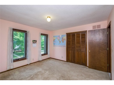 243 Lamplite Ln SE, Cedar Rapids, IA 52403 - photo 6