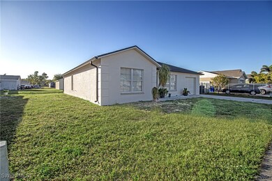 View of front of house featuring a garage and a fr