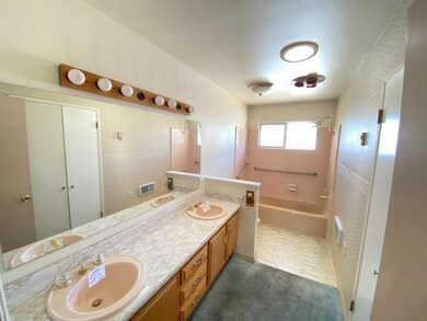 197-363626 -Guest Bathroom 2 (2)