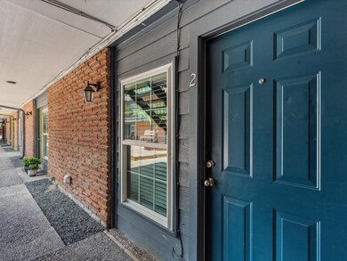 935 Byrne St unit 2, Houston, TX 77009 - photo 2