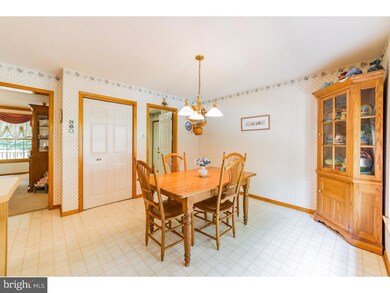 445 Mulberry Ct, Langhorne, PA 19047 - photo 5