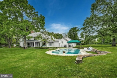 1803 Apple Tree Ln E, Bethlehem, PA 18015 - photo 5