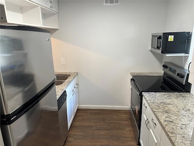 10453 Carrollbrook Cir unit 122, Tampa, FL 33618 - photo 3