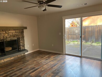 2340 Jubilant Ave, Medford, OR 97504 - photo 5