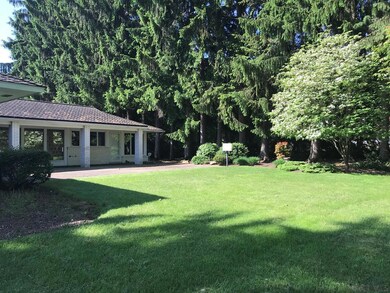 2066 Dundee Ln, Johnstown, PA 15905 - photo 5