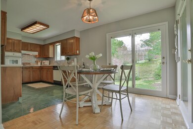 Eat in Kitchen