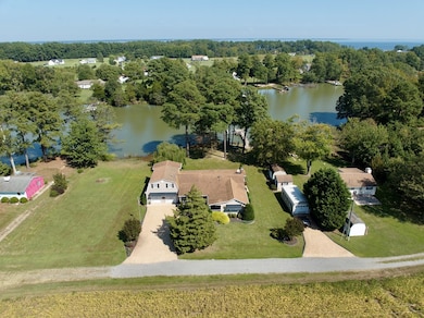 404 Neptune Ln, Hague, VA 22469 - photo 2