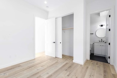 4177 1/2 Normandie Ave, Los Angeles, CA 90037 - photo 5