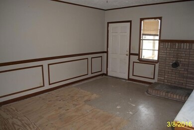 Living Room (2)